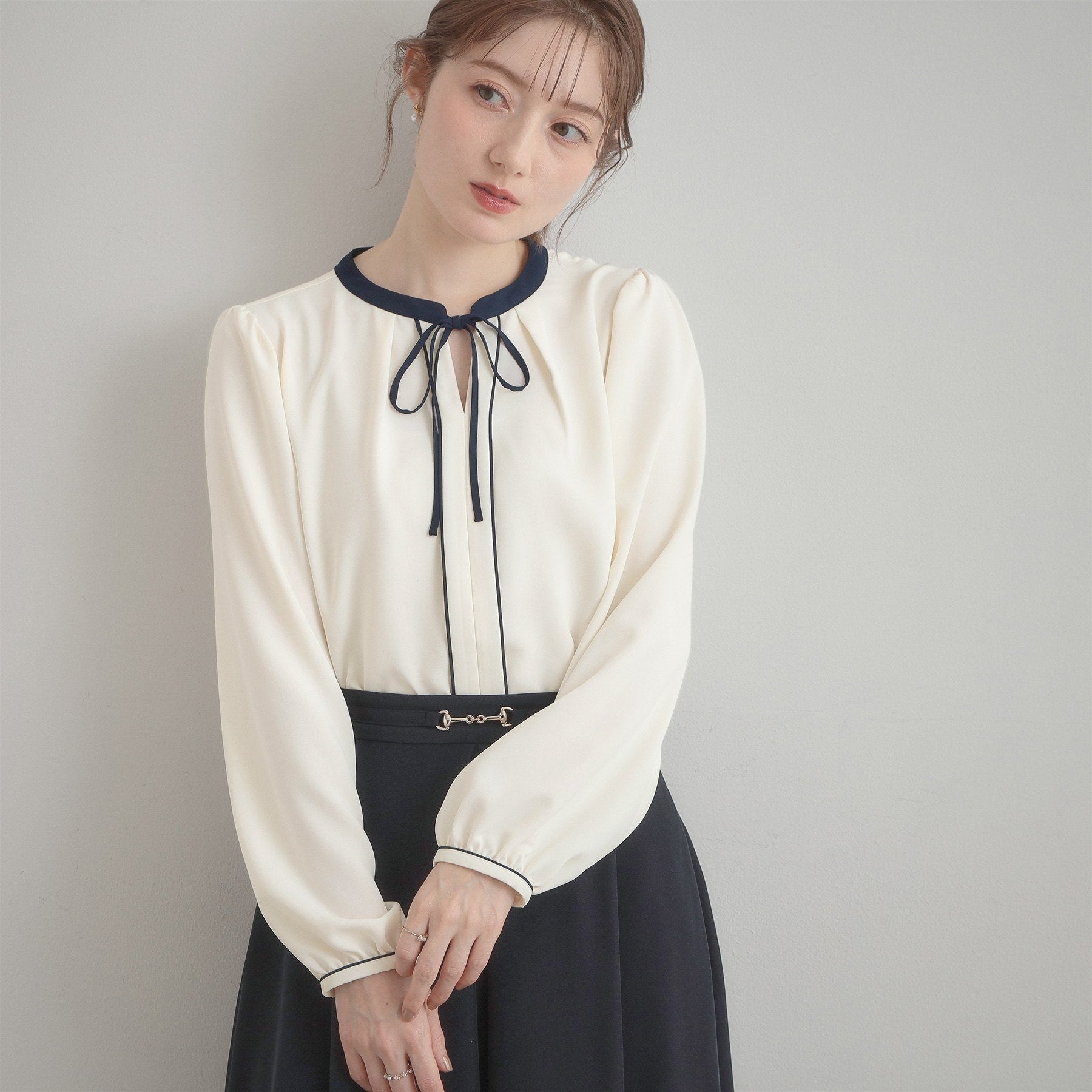 クチュール ブローチ Couture Brooch 配色細リボンタイ （ライトグレー(511)） ライトグレー(511)