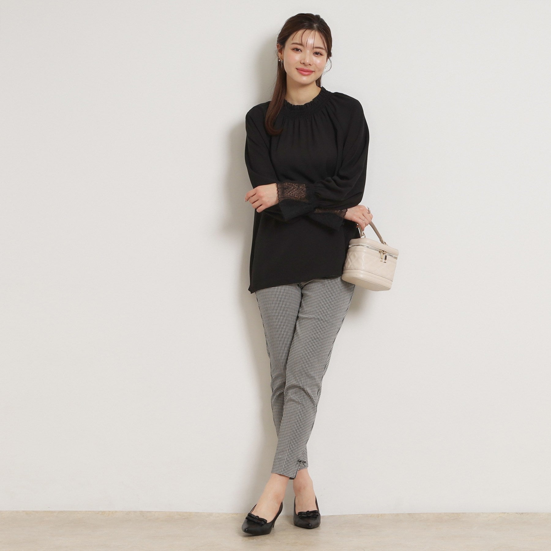 クチュール ブローチ Couture Brooch レースカフスピコシャーリングバックリボンブラウス （ブラック(019)） ブラック(019)