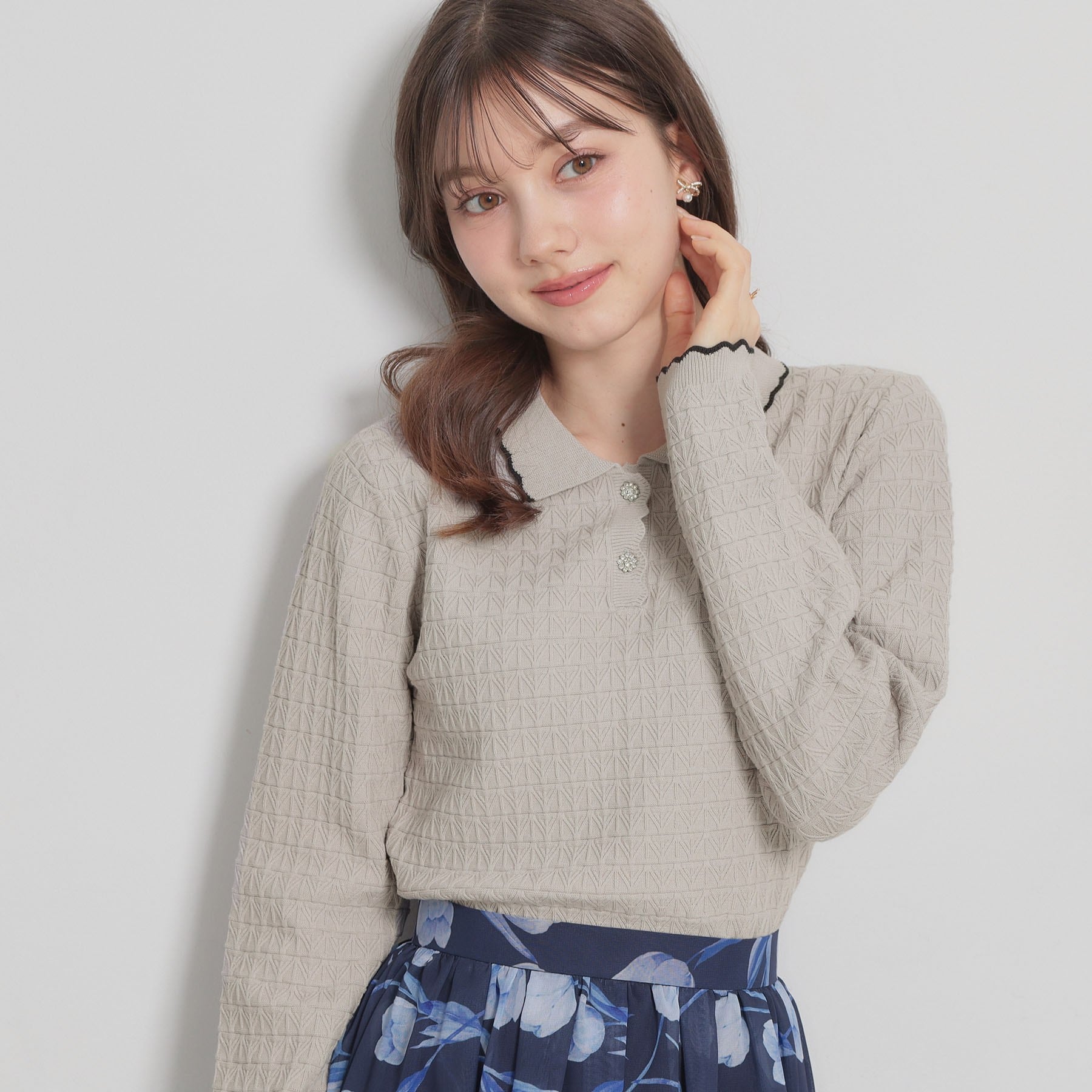 クチュール ブローチ Couture Brooch ビジュー釦ポロニット （ライトグレー(011)） ライトグレー(011)