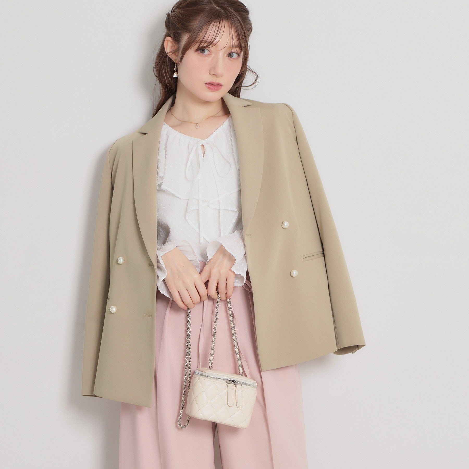 クチュール ブローチ Couture Brooch パール調ボタンテーラードジャケット （ベージュ(052)） ベージュ(052)