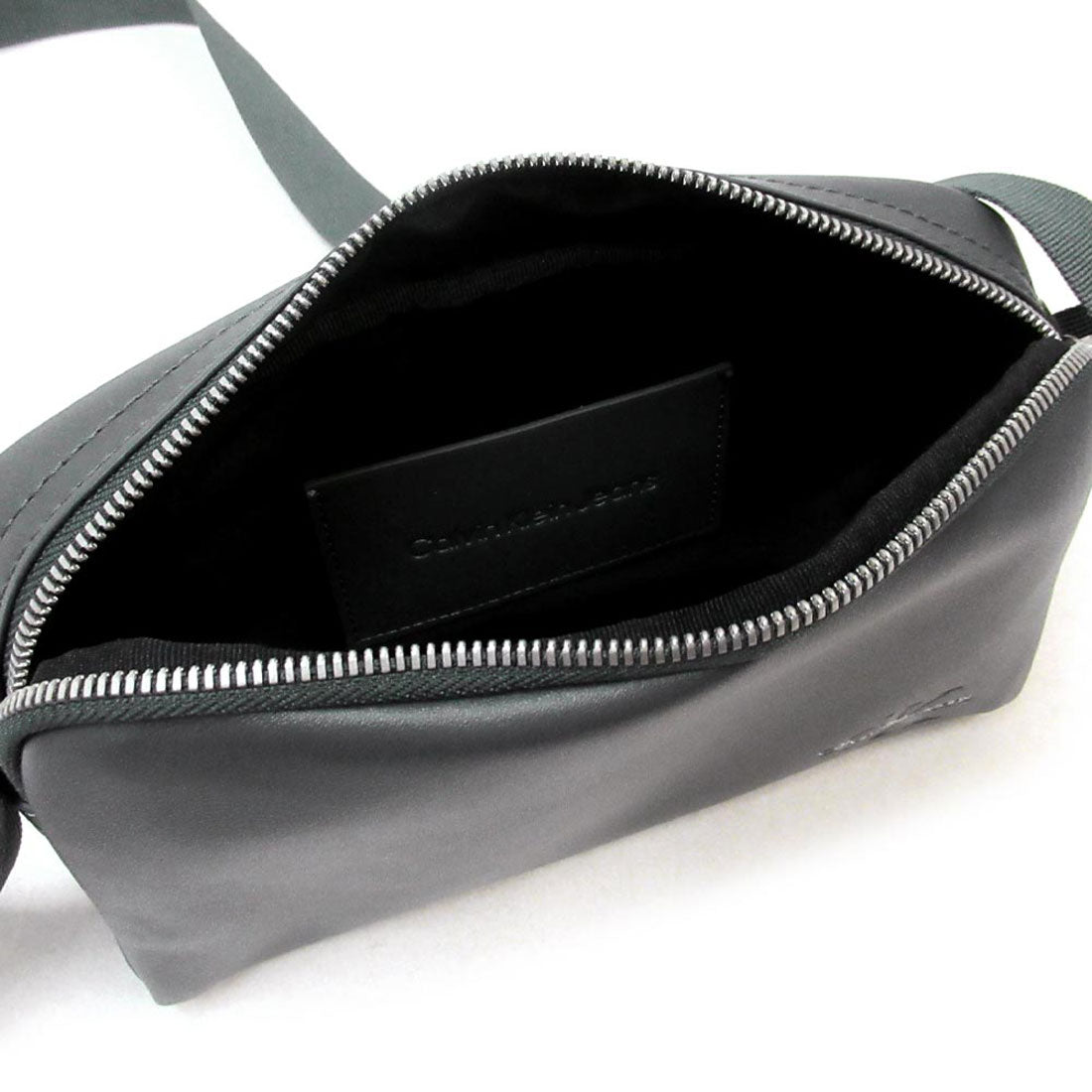 カルバン クライン Calvin Klein Calvin Klein Jeans カルバンクライン アウトレット モノグラム ロゴ カメラバッグ ショルダーバッグ 4G3028G 022 （グリー） グリー