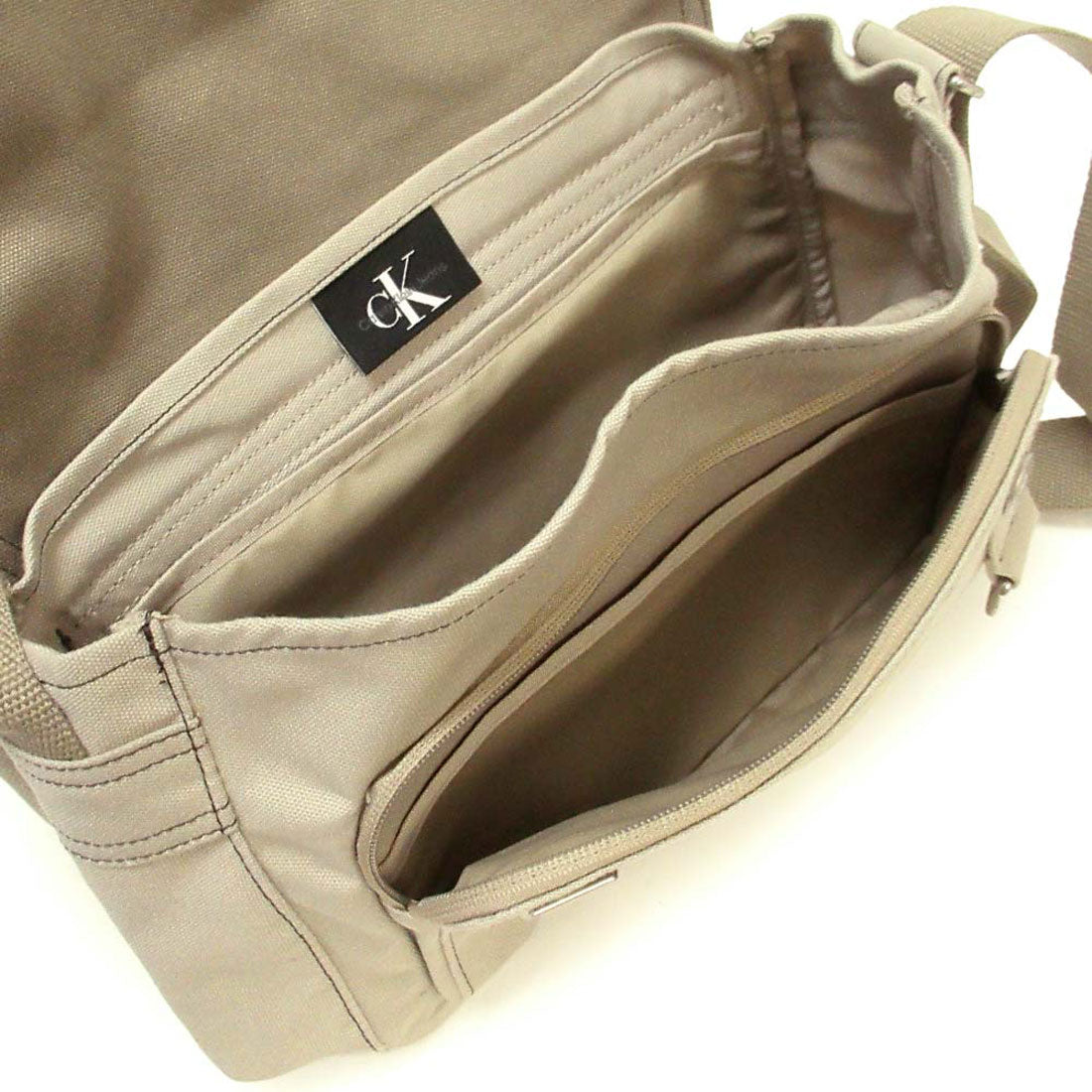 カルバン クライン Calvin Klein Calvin Klein Jeans カルバンクライン アウトレット メンズ モノローグ 刺繍入り クロスボディバッグ ショルダーバッグ 4G3091G 200 （クロッカリー） クロッカリー