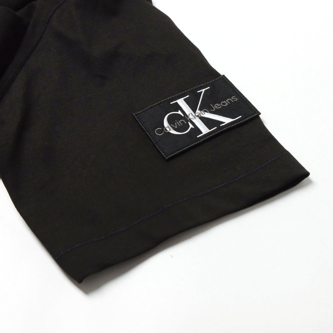 カルバン クライン Calvin Klein BADGE Regular Fit T-Shirt （BLACK） BLACK