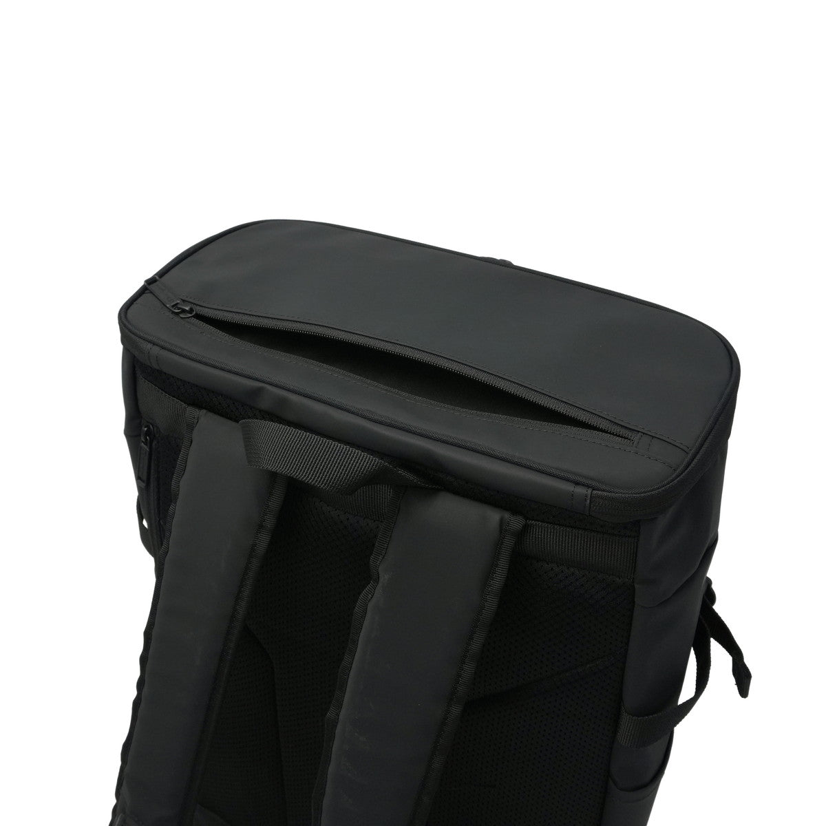 チャンピオン Champion リュック メンズ レディース 通学 大容量 カジュアル おしゃれ 大きめ 大きい 男子 女子 中学生 高校生 軽い 軽量 ボックス型 丈夫 A3 B4 耐水 PC収納 ブランド 68901 （ブラック） ブラック