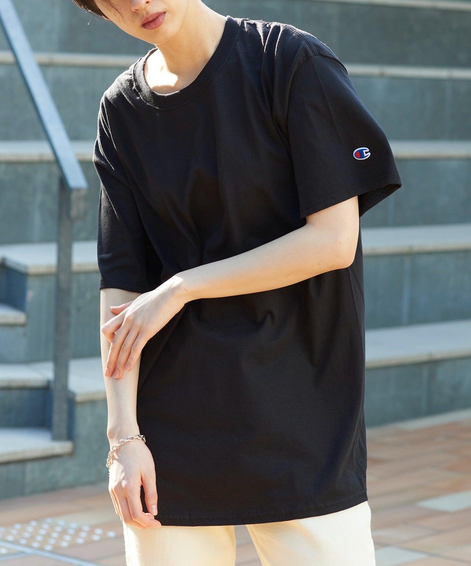 チャンピオン Champion 5.2オンス トップス Tシャツ 半袖 ワンポイント 無地 刺繍 コットン100% クルーネック シンプル T425 （BLK） BLK