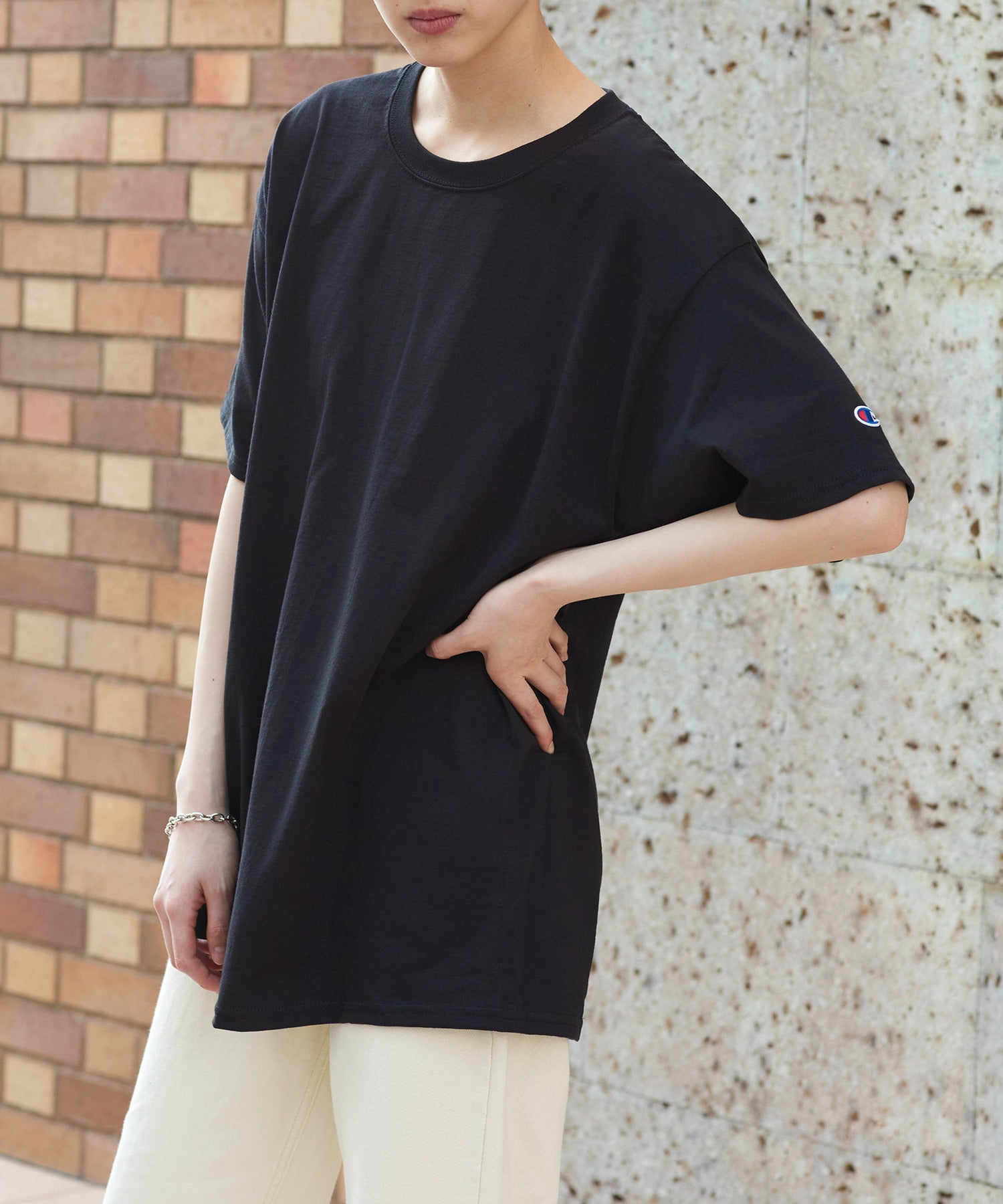 チャンピオン Champion 5.2オンス トップス Tシャツ 半袖 ワンポイント 無地 刺繍 コットン100% クルーネック シンプル T425 （BLK） BLK