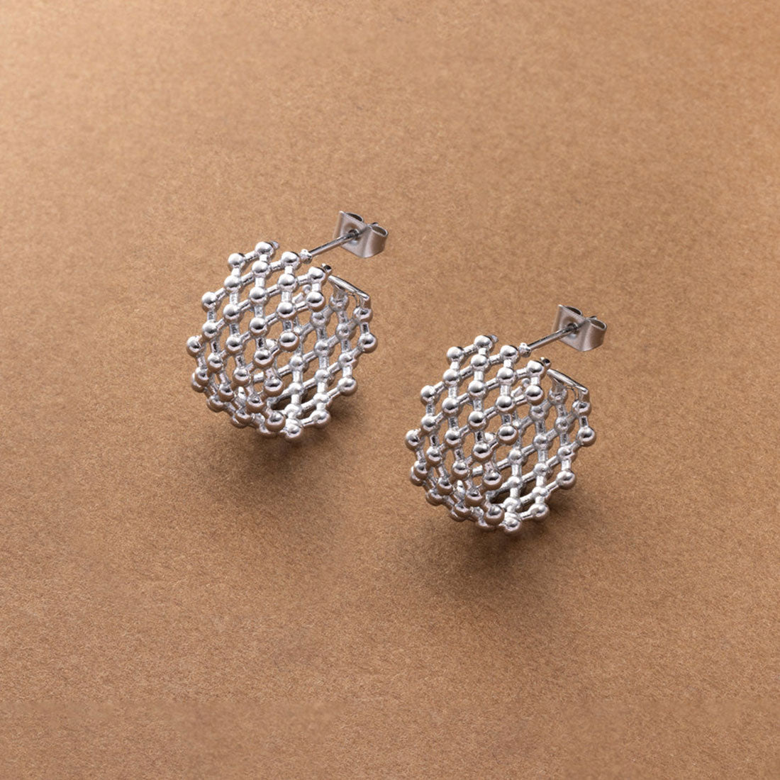 クリームドット Cream dot. メッシュライクなドット模様のステンレス製透かしフープピアス （ピアス：シルバー） ピアス：シルバー