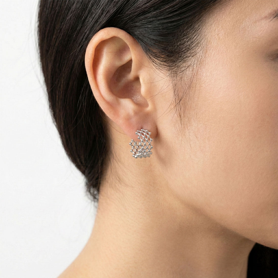 クリームドット Cream dot. メッシュライクなドット模様のステンレス製透かしフープピアス （ピアス：シルバー） ピアス：シルバー