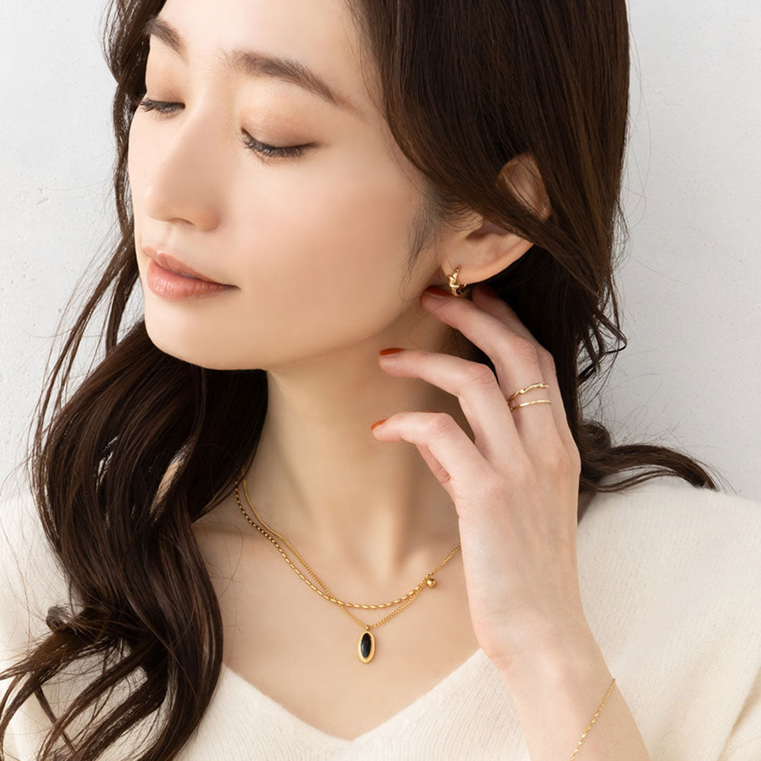クリームドット Cream dot. ミニノットモチーフのステンレス製キャッチレスフープピアス （ピアス：シルバー） ピアス：シルバー