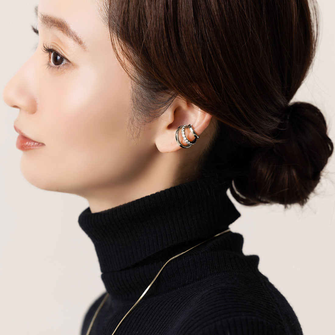 クリームドット Cream dot. オトナの“定番”3連レイヤード風ラインの片耳用イヤーカフ （ワンサイズ：ゴールド） ワンサイズ：ゴールド