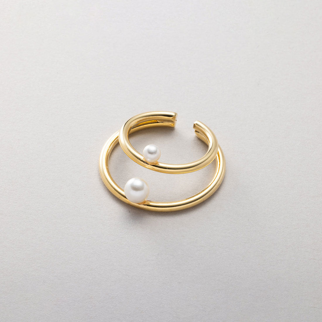 クリームドット Cream dot. 三日月フォルムにパールが艶めく片耳用イヤーカフ （ワンサイズ：シルバー） ワンサイズ：シルバー