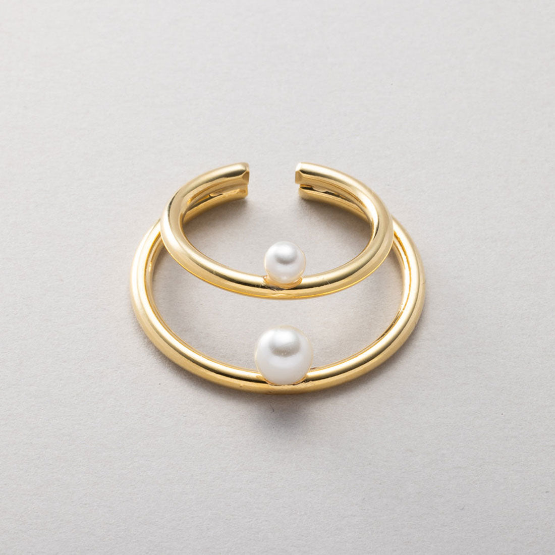 クリームドット Cream dot. 三日月フォルムにパールが艶めく片耳用イヤーカフ （ワンサイズ：シルバー） ワンサイズ：シルバー