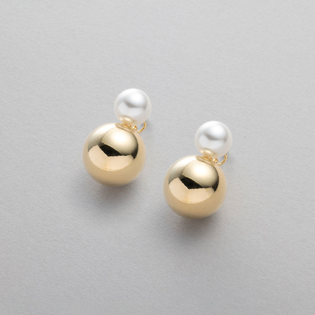 クリームドット Cream dot. パール×メタルボールのちょい揺れバックキャッチピアス （ピアス：ゴールド） ピアス：ゴールド