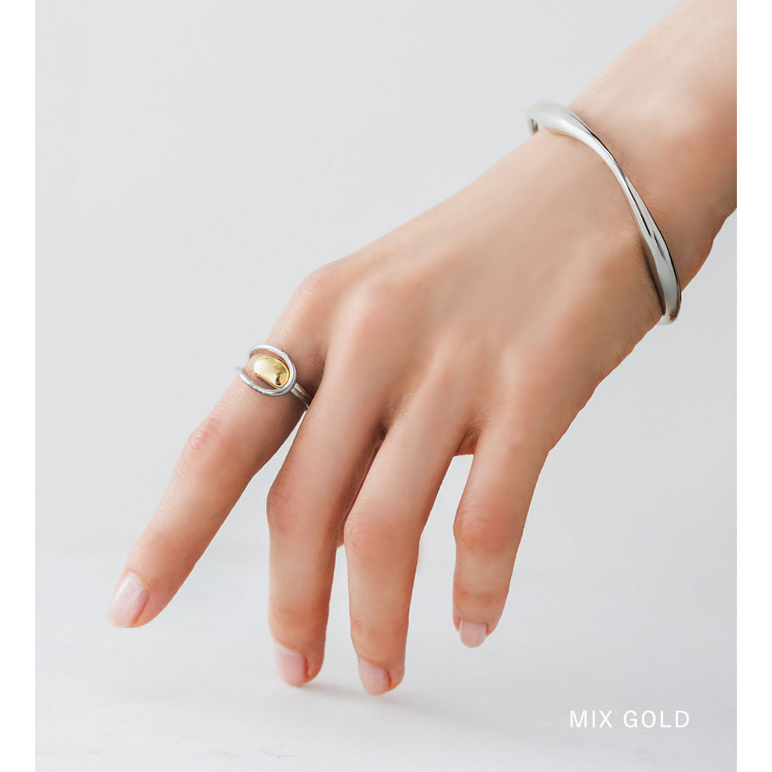 クリームドット Cream dot. 個性的なバイカラーデザインが目を惹くフリーサイズリング （ミックスシルバー） ミックスシルバー