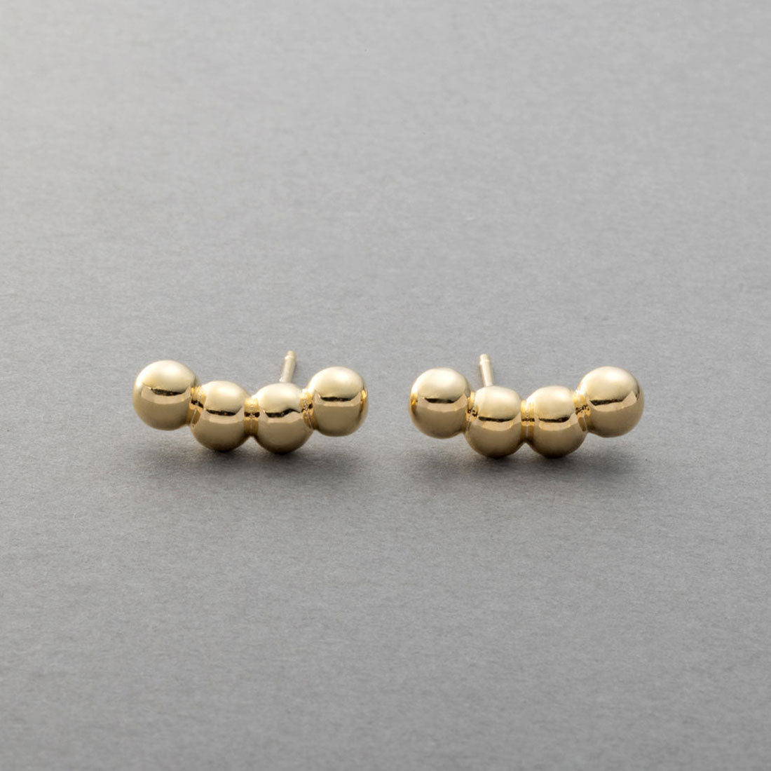 クリームドット Cream dot. 4連メタルボールが艶めくスタッドピアス （ピアス：ゴールド） ピアス：ゴールド