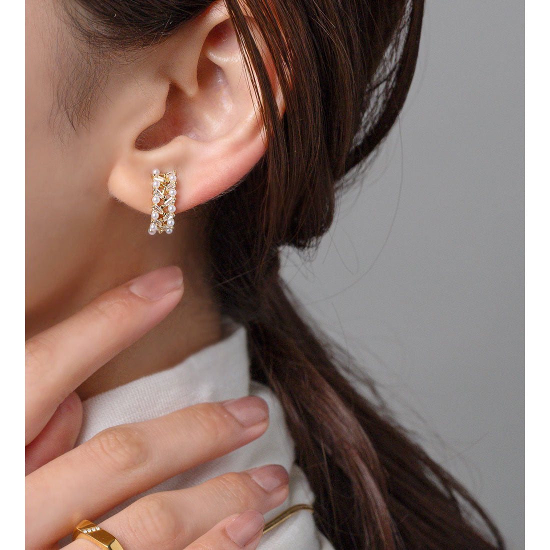 クリームドット Cream dot. 繊細に煌めくビジュー×パールのフープイヤリング （イヤリング：シルバー） イヤリング：シルバー