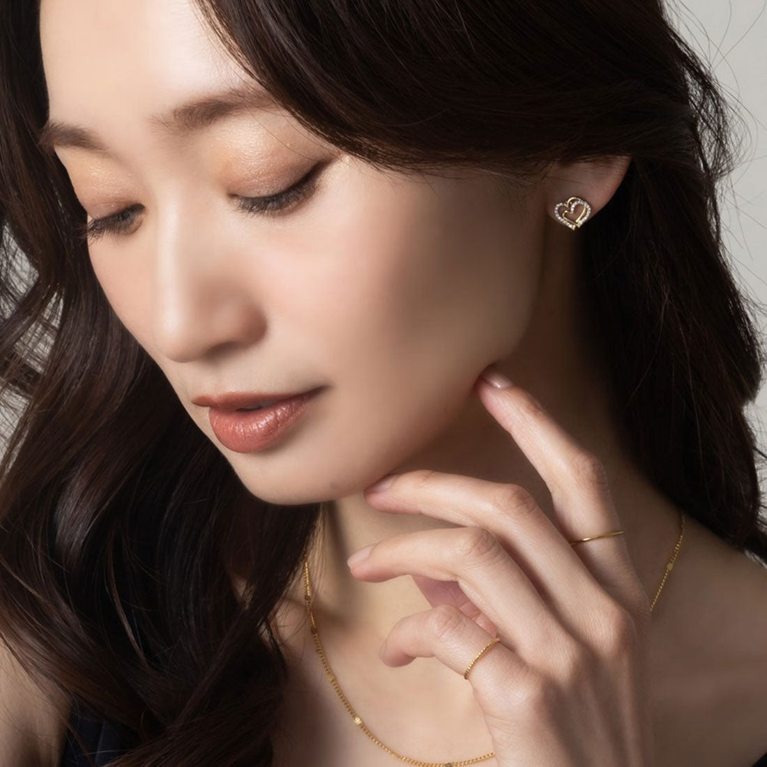 クリームドット Cream dot. ビジューラインが煌めくダブルハートピアス （ピアス：ゴールド） ピアス：ゴールド