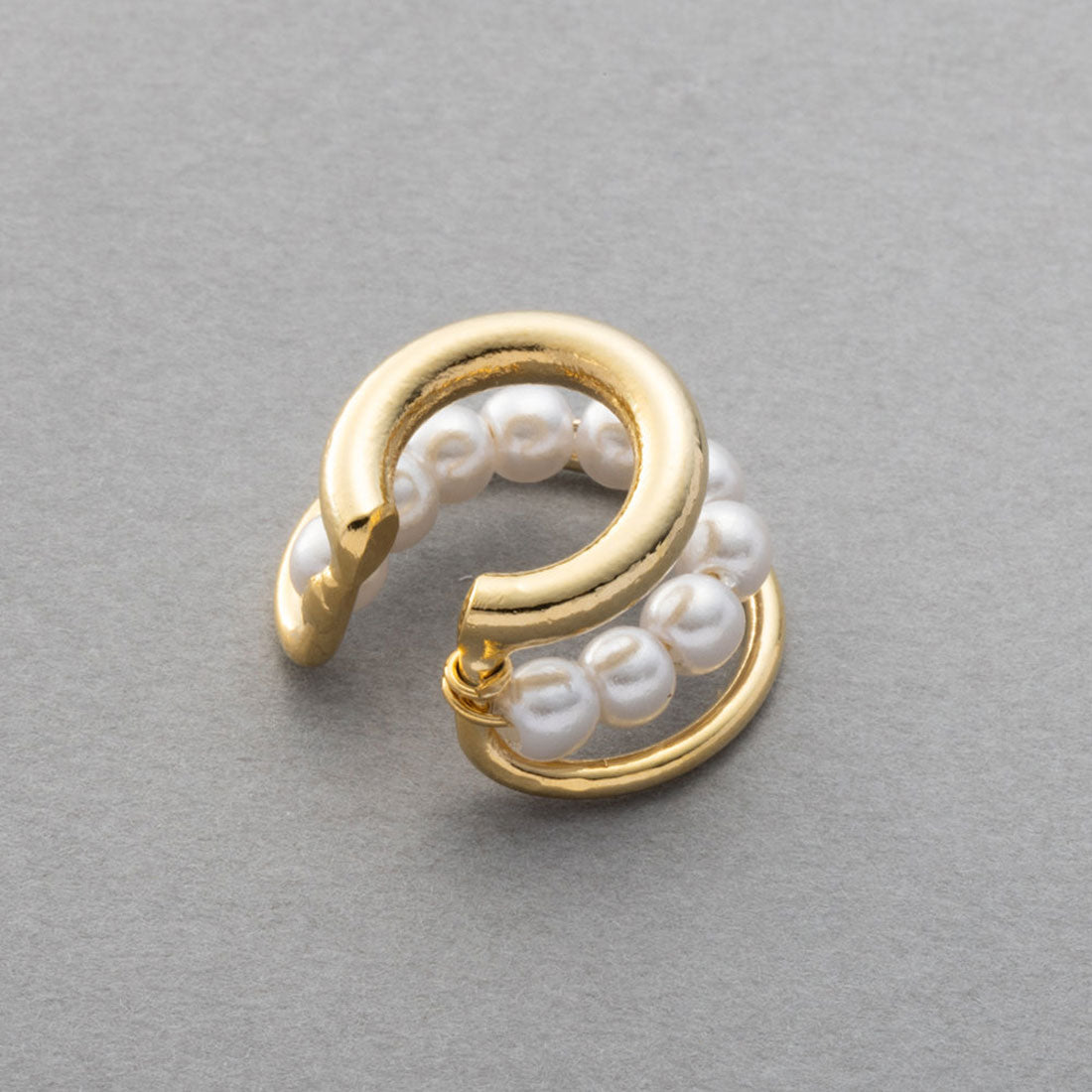 クリームドット Cream dot. 高見えパール×メタルの3連ラインの片耳用イヤーカフ （ワンサイズ：シルバー） ワンサイズ：シルバー
