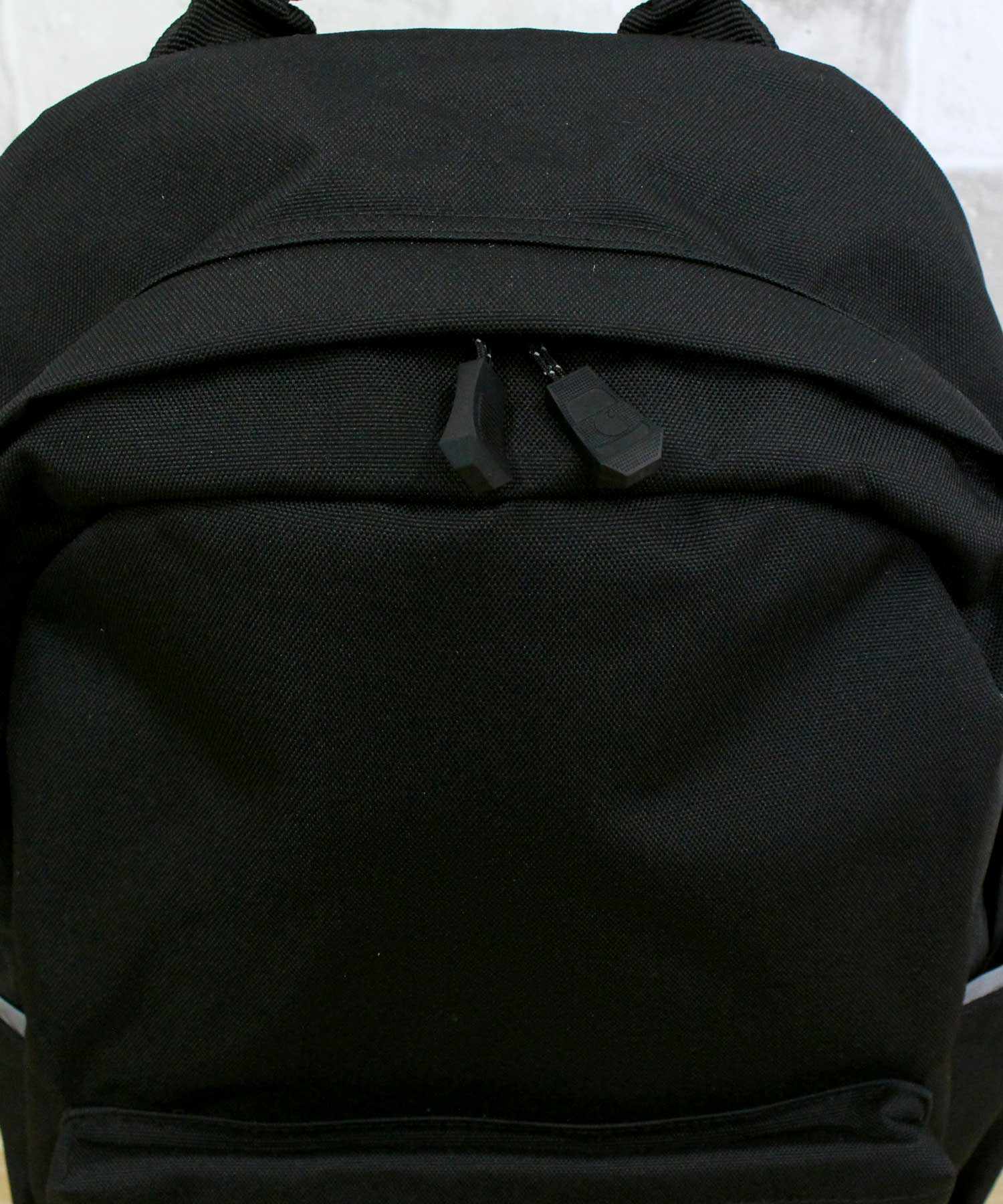 カーハート Carhartt クラシック バックパック CLASSIC BACKPACK 21L ブランド 鞄 バッグ カバン リュックサック ラップトップ デイパック ノートPCスリーブ付き 撥水加工 メンズ レディース （3-ブラウン） 3-ブラウン