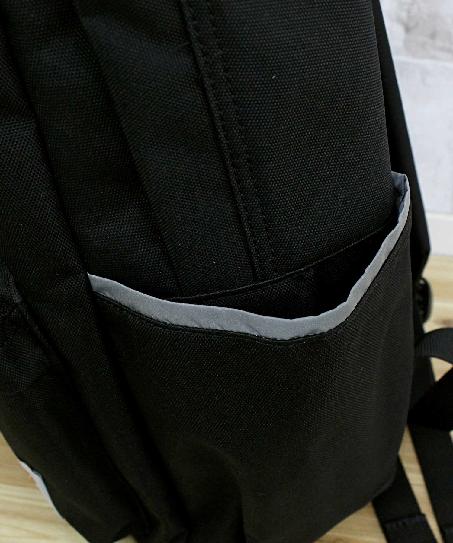 カーハート Carhartt クラシック バックパック CLASSIC BACKPACK 21L ブランド 鞄 バッグ カバン リュックサック ラップトップ デイパック ノートPCスリーブ付き 撥水加工 メンズ レディース （3-ブラウン） 3-ブラウン