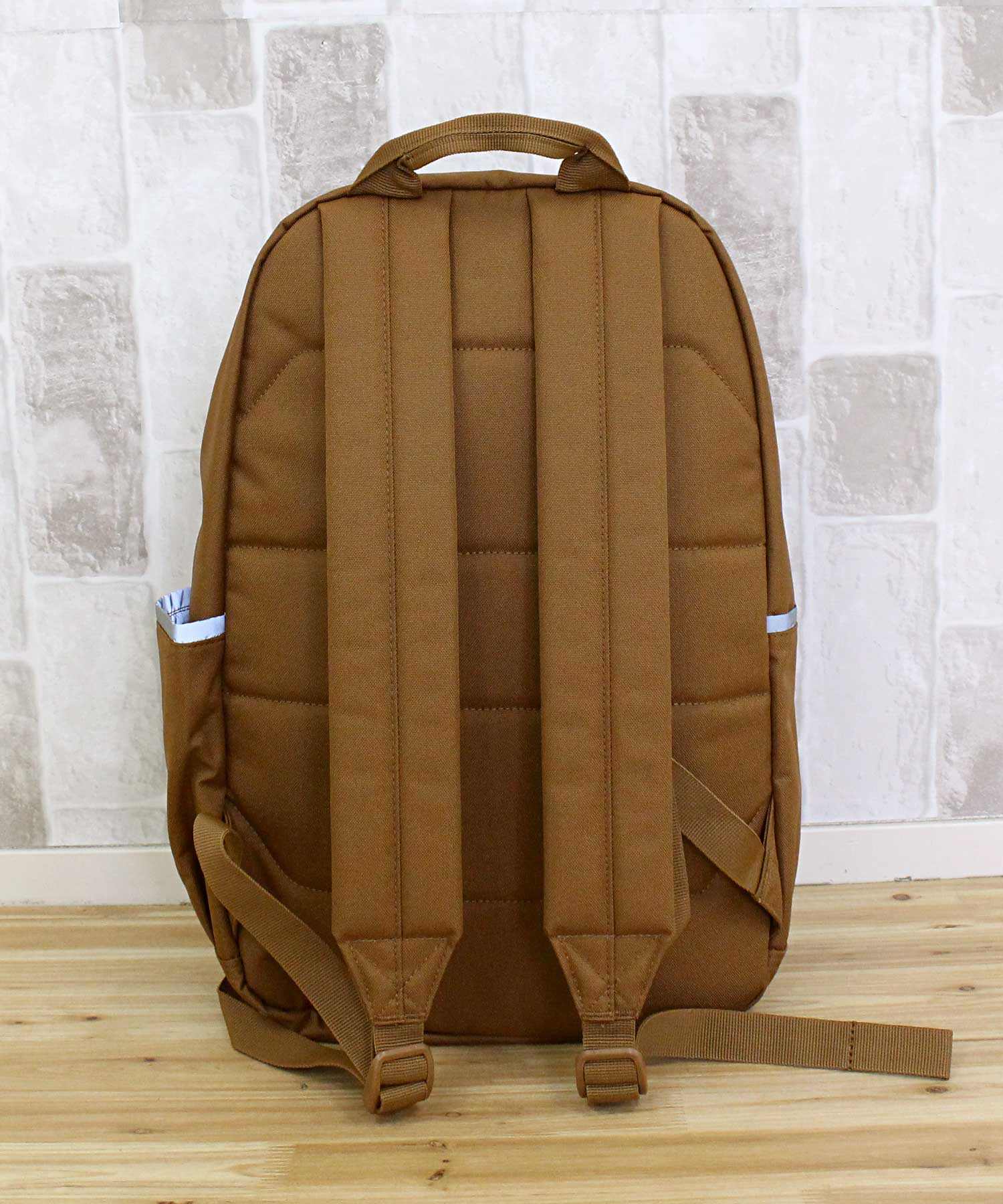 カーハート Carhartt クラシック バックパック CLASSIC BACKPACK 21L ブランド 鞄 バッグ カバン リュックサック ラップトップ デイパック ノートPCスリーブ付き 撥水加工 メンズ レディース （3-ブラウン） 3-ブラウン