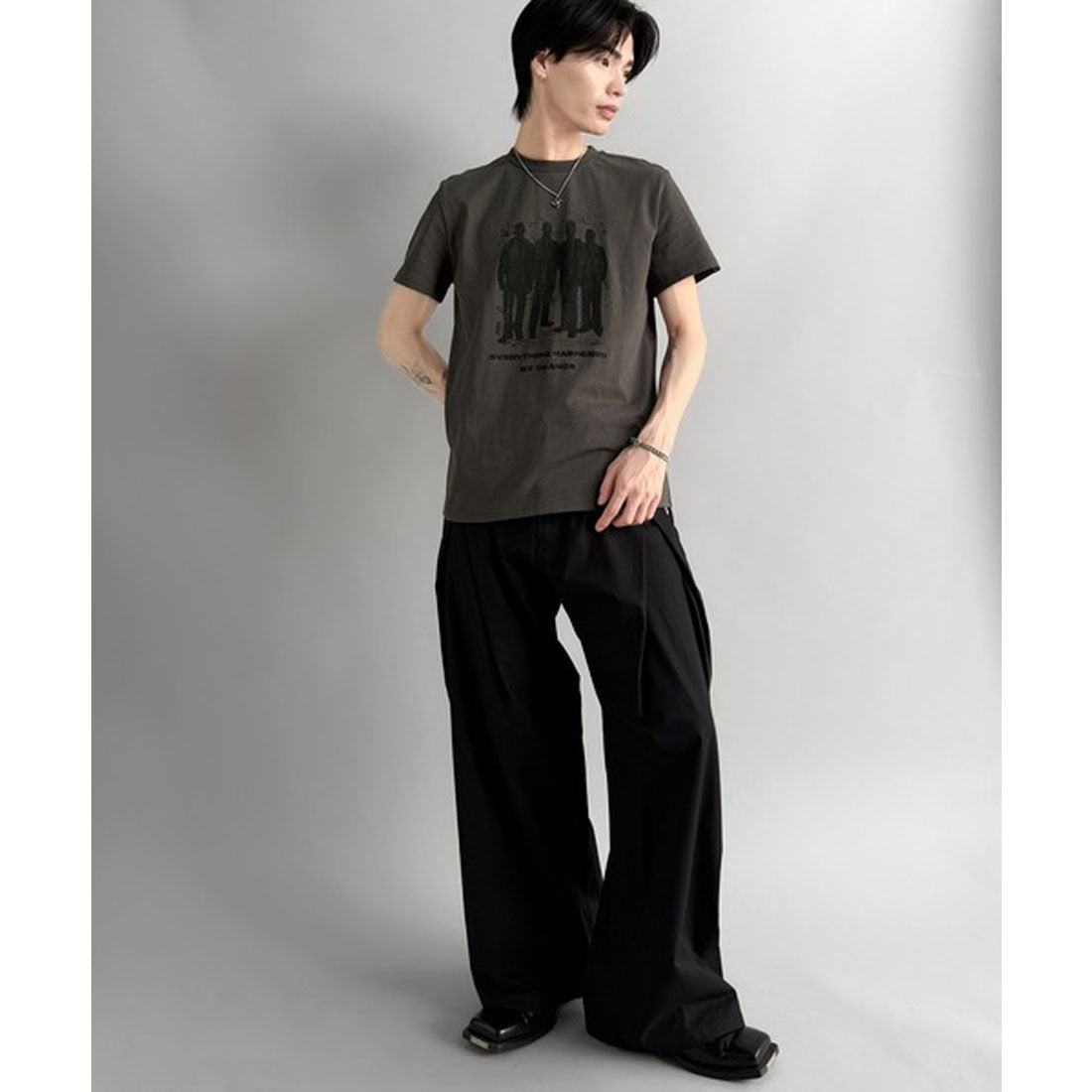 クラシカルエルフ Classical Elf 《Haruto×クラシカルエルフコラボ》綿100％メッセージ刺繍入りグラフィックTシャツ（半袖） （チャコールグレー） チャコールグレー