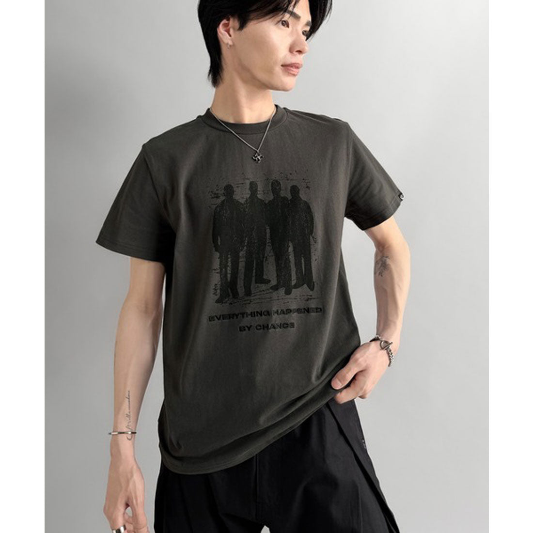 クラシカルエルフ Classical Elf 《Haruto×クラシカルエルフコラボ》綿100％メッセージ刺繍入りグラフィックTシャツ（半袖） （チャコールグレー） チャコールグレー