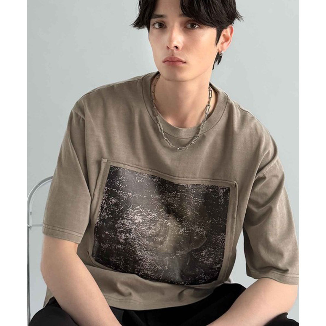 クラシカルエルフ Classical Elf 「一目惚れ。」ピグメント加工ダブルレイヤーデザインプリントTシャツ （グレイッシュベージュ） グレイッシュベージュ