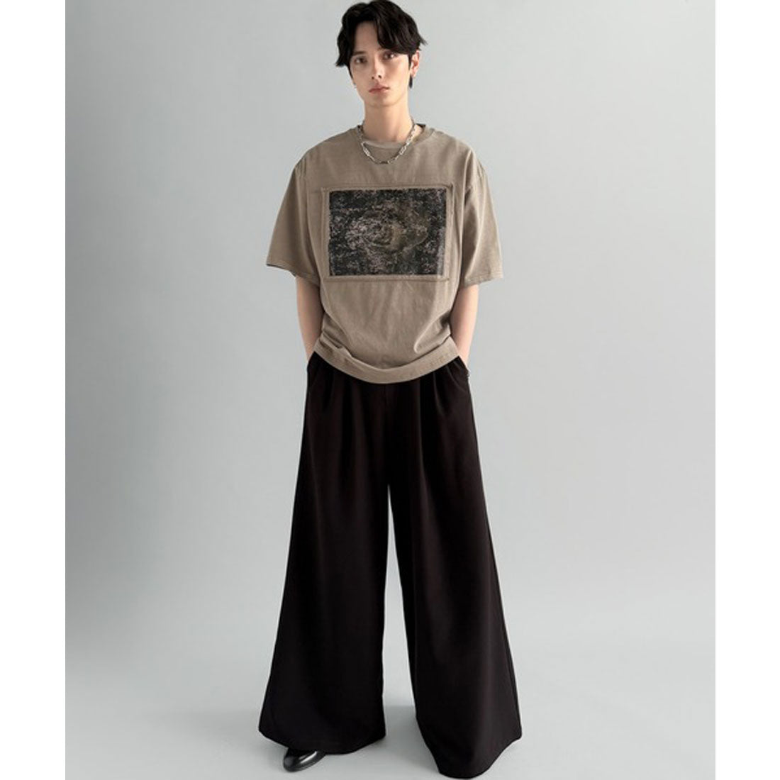 クラシカルエルフ Classical Elf 「一目惚れ。」ピグメント加工ダブルレイヤーデザインプリントTシャツ （グレイッシュベージュ） グレイッシュベージュ