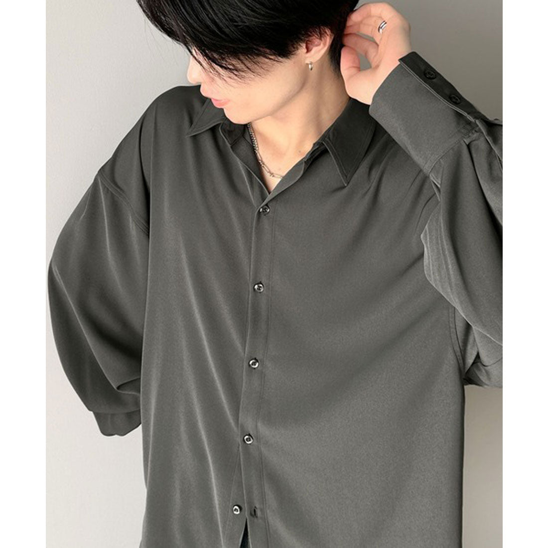 クラシカルエルフ Classical Elf どんなシーンでも映える。とろみポリツイルオーバーサイズシャツ（長袖） （チャコール） チャコール