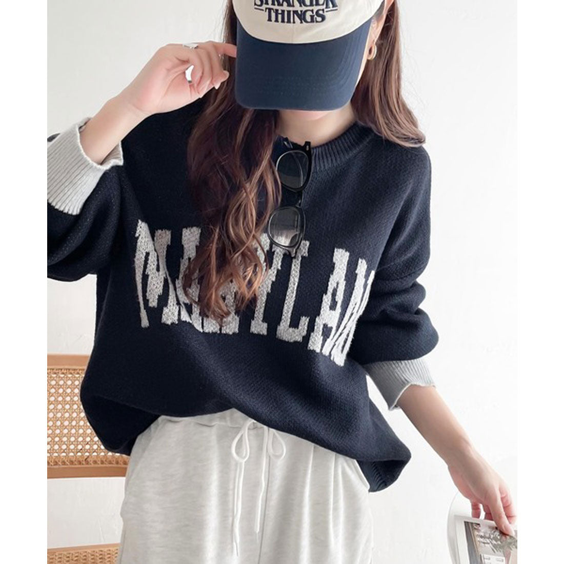 Classical Elf Classical Elf 《JaVa Collaboration》 A staple of adult casual wear. 2-way MIX yarn bi-color logo knit pullover.