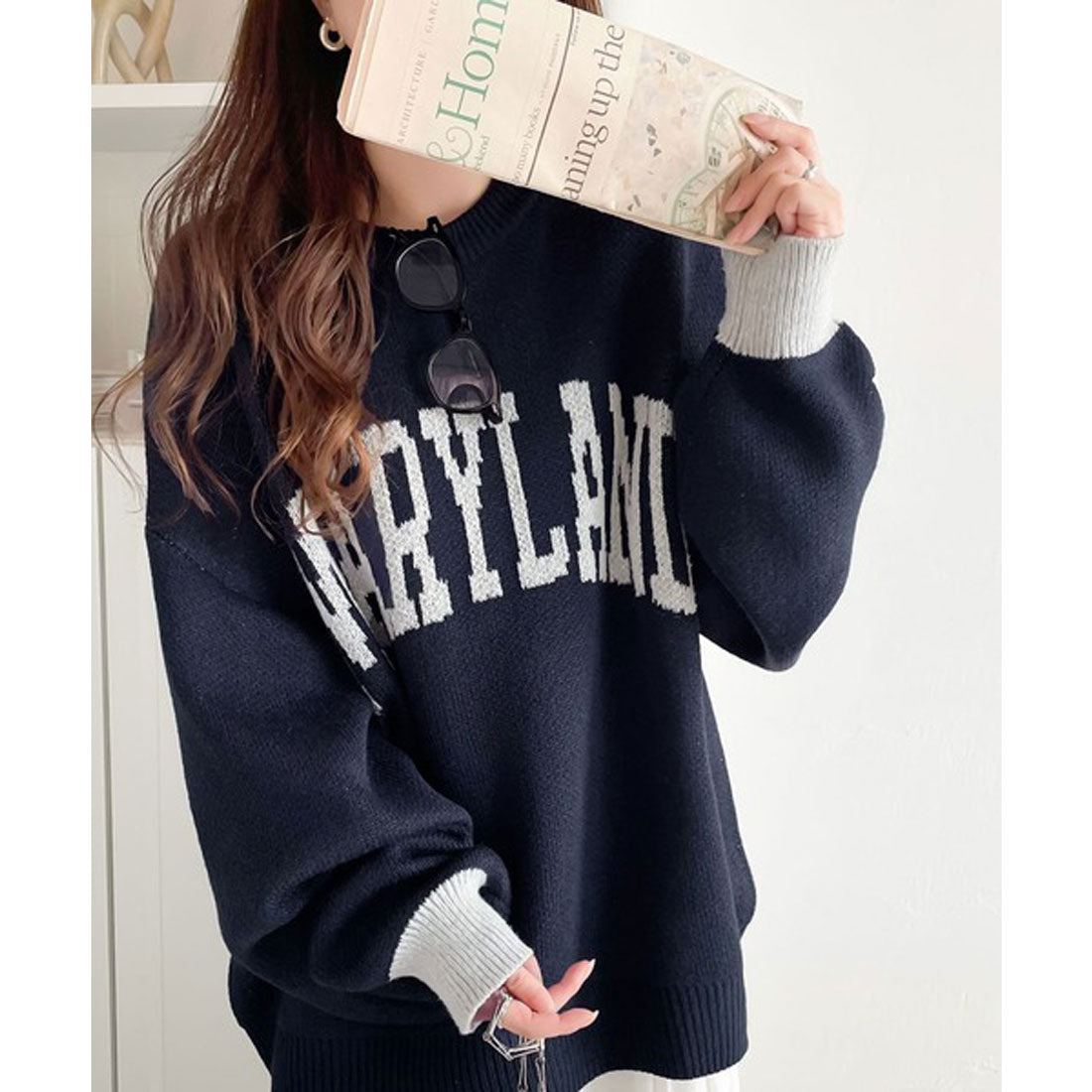 Classical Elf Classical Elf 《JaVa Collaboration》 A staple of adult casual wear. 2-way MIX yarn bi-color logo knit pullover.