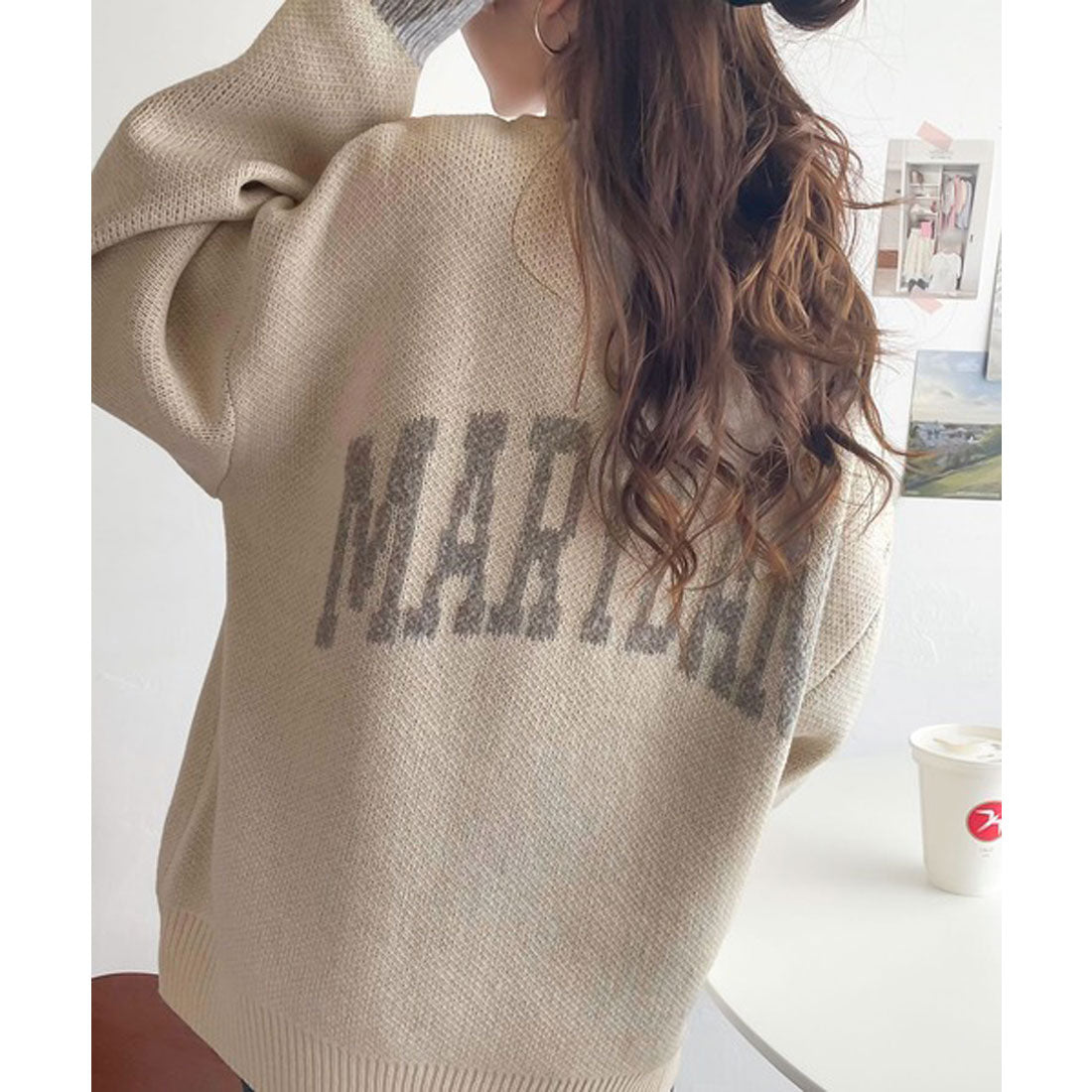 Classical Elf Classical Elf 《JaVa Collaboration》 A staple of adult casual wear. 2-way MIX yarn bi-color logo knit pullover.