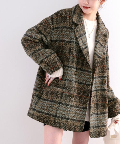 Classical Elf A retro item that will be a highlight of your outfit. A double-breasted jacket coat with a boucle brushed check pattern.