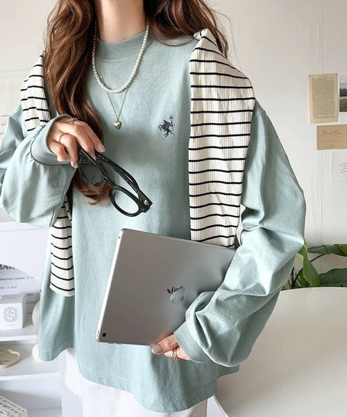 Classical Elf Adult Relax Style. One Point Embroidery Mock Neck Long Sleeve T-Shirt.