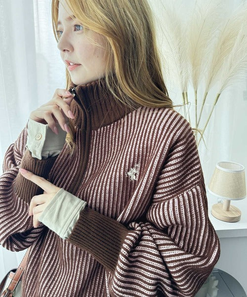 クラシカルエルフ Classical Elf お洒落な配色でワンランク上の秋冬コーデ。胸刺繍バイカラーリブニットハーフジッププルオーバー