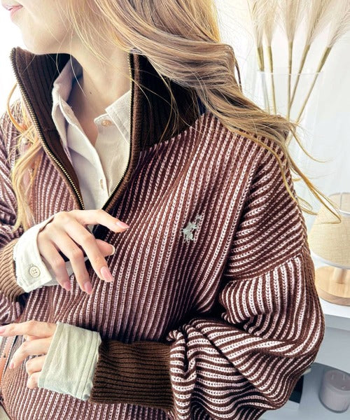 クラシカルエルフ Classical Elf お洒落な配色でワンランク上の秋冬コーデ。胸刺繍バイカラーリブニットハーフジッププルオーバー