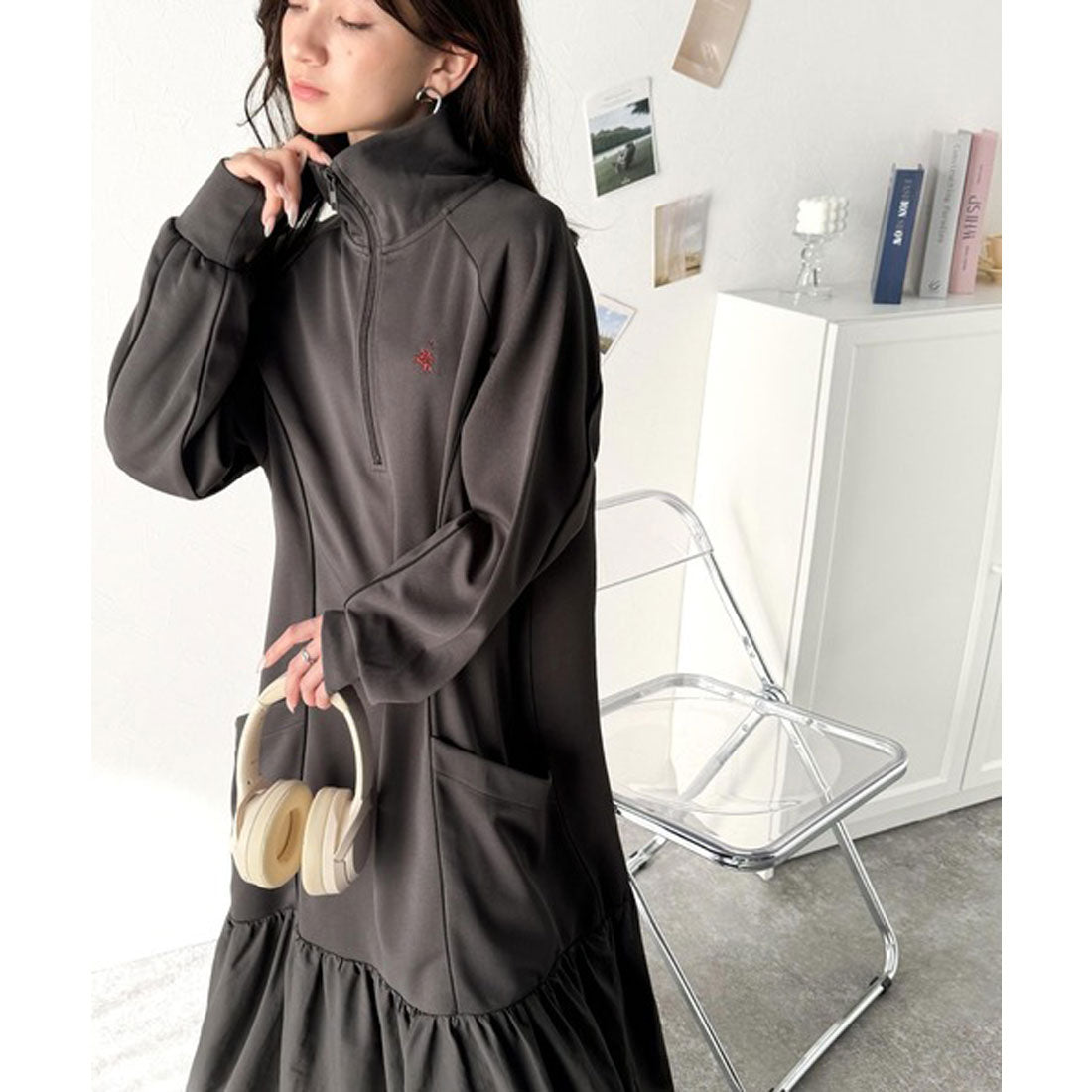 Classical Elf Classical Elf 運動MIIX! 胸前刺繡異材質拼接半拉鍊邊條運動連衣裙