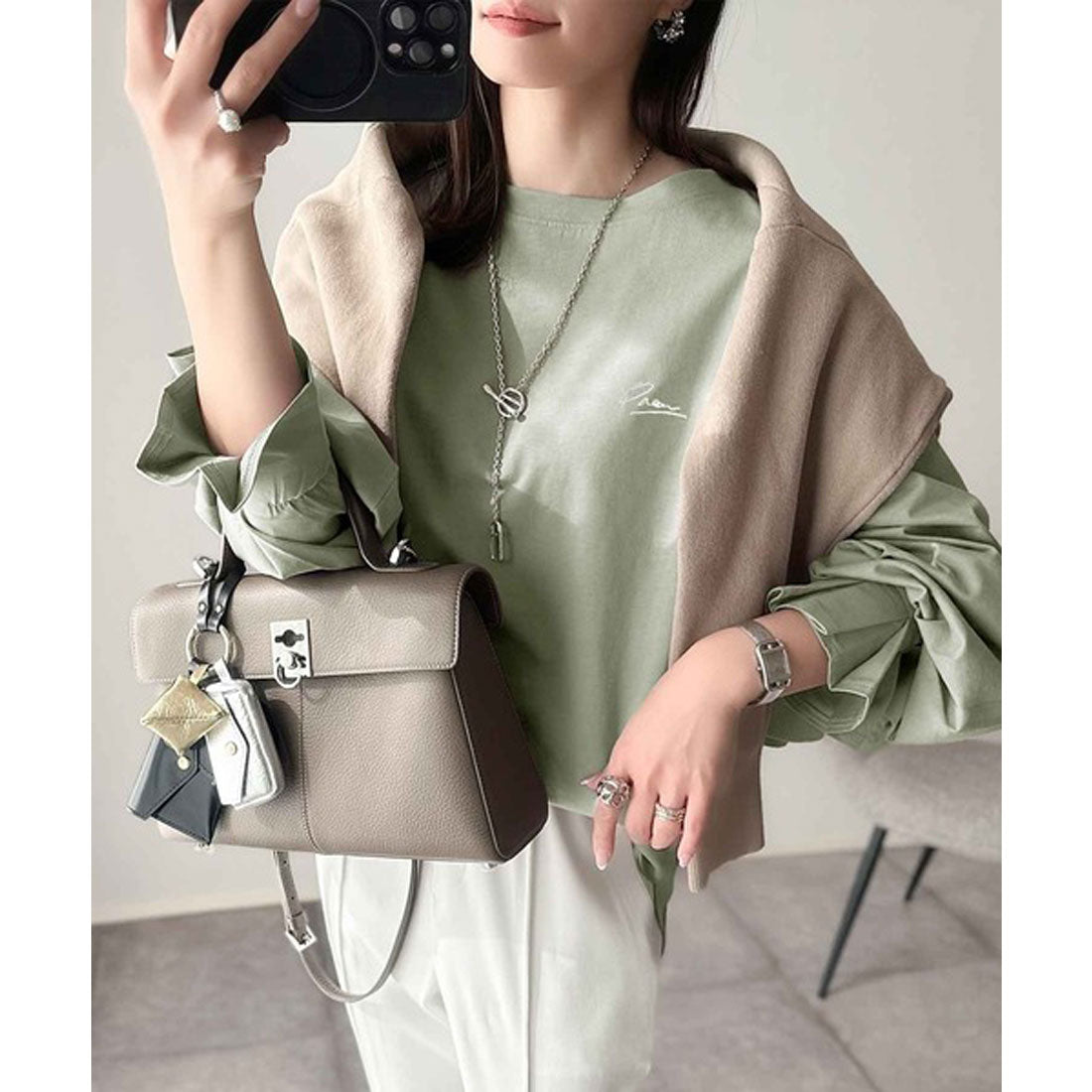 クラシカルエルフ Classical Elf 愛らしさを纏った。綿100％英字胸刺繍キャンディースリーブシルケットカットソー(長袖) （グリーン） グリーン