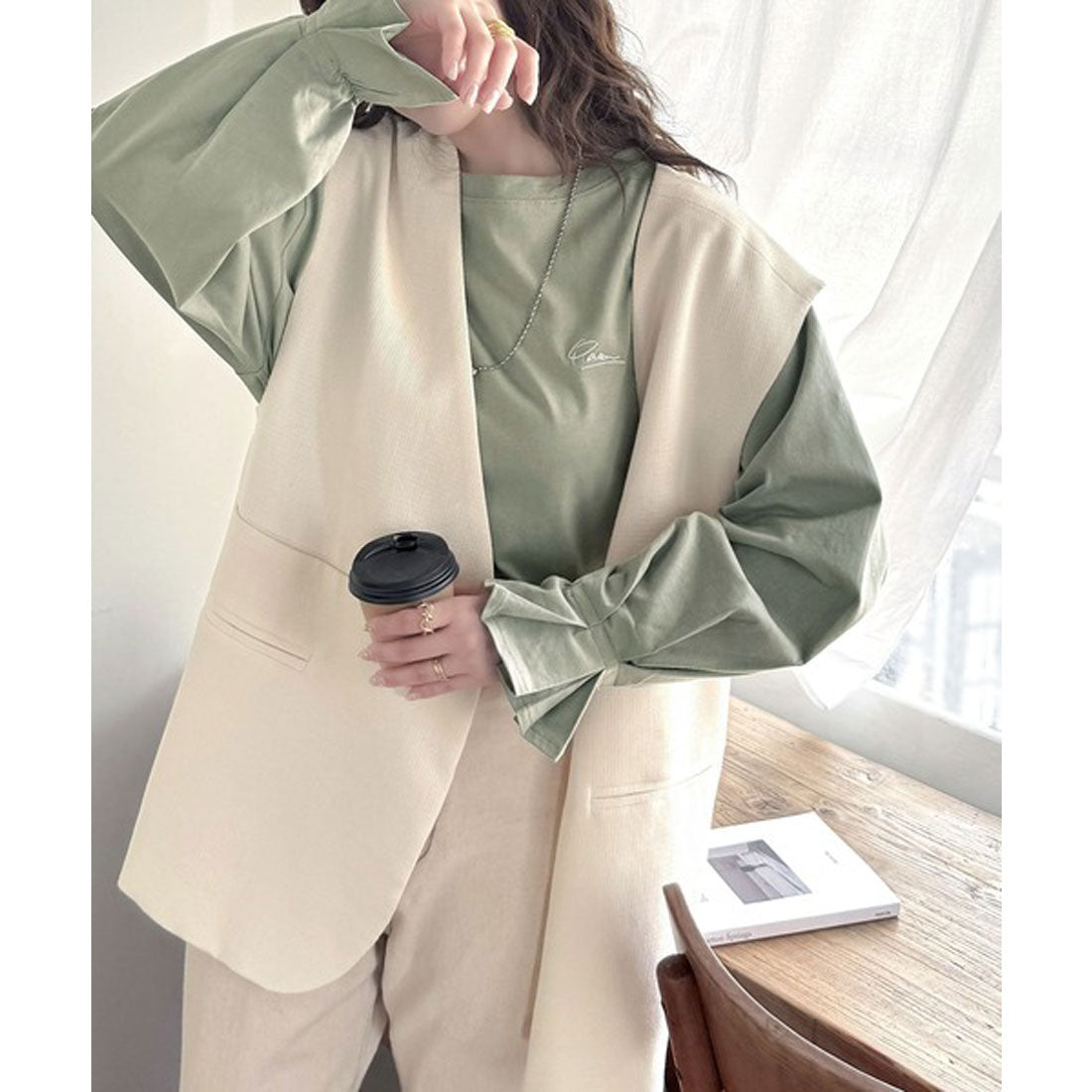 クラシカルエルフ Classical Elf 愛らしさを纏った。綿100％英字胸刺繍キャンディースリーブシルケットカットソー(長袖) （グリーン） グリーン