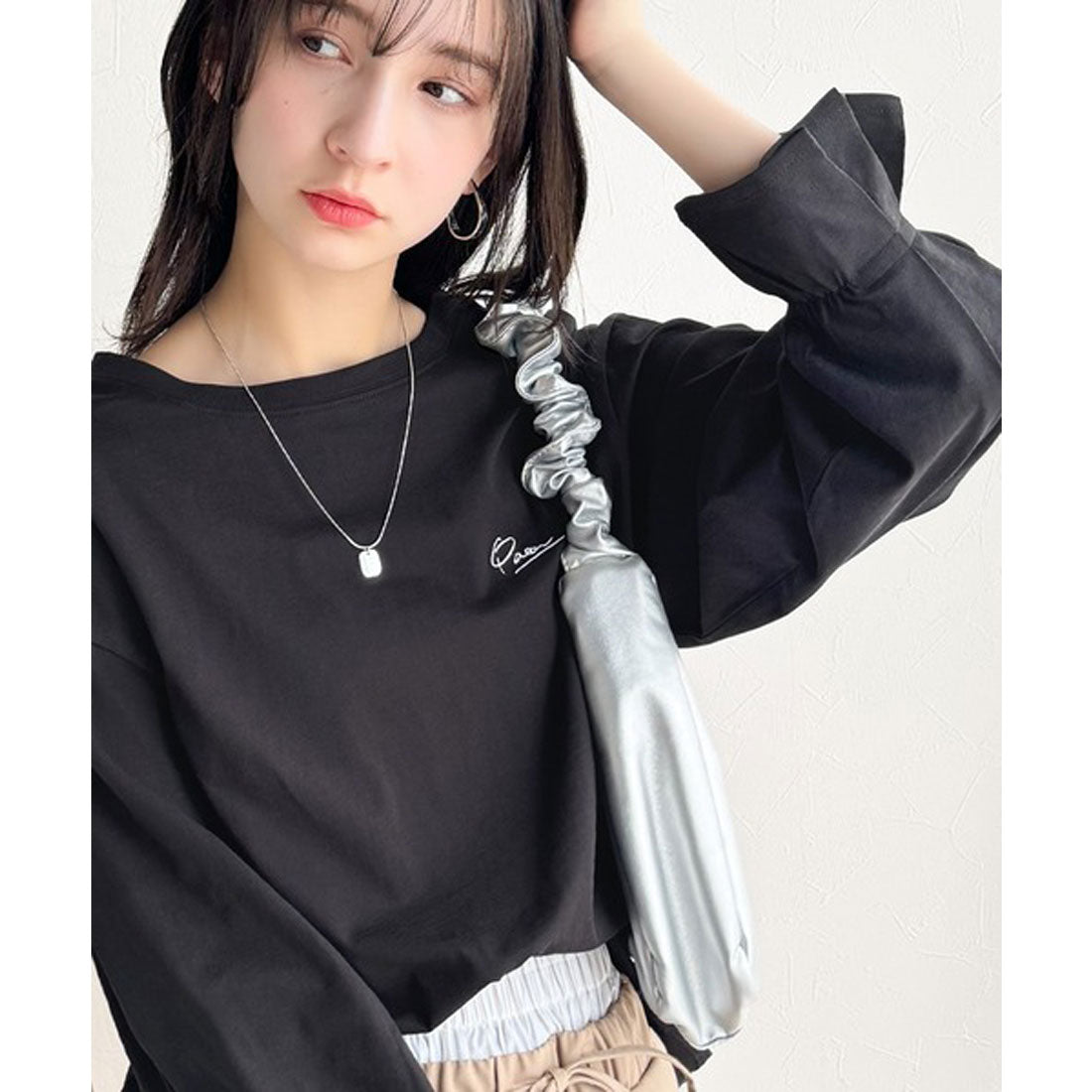 クラシカルエルフ Classical Elf 愛らしさを纏った。綿100％英字胸刺繍キャンディースリーブシルケットカットソー(長袖) （グリーン） グリーン