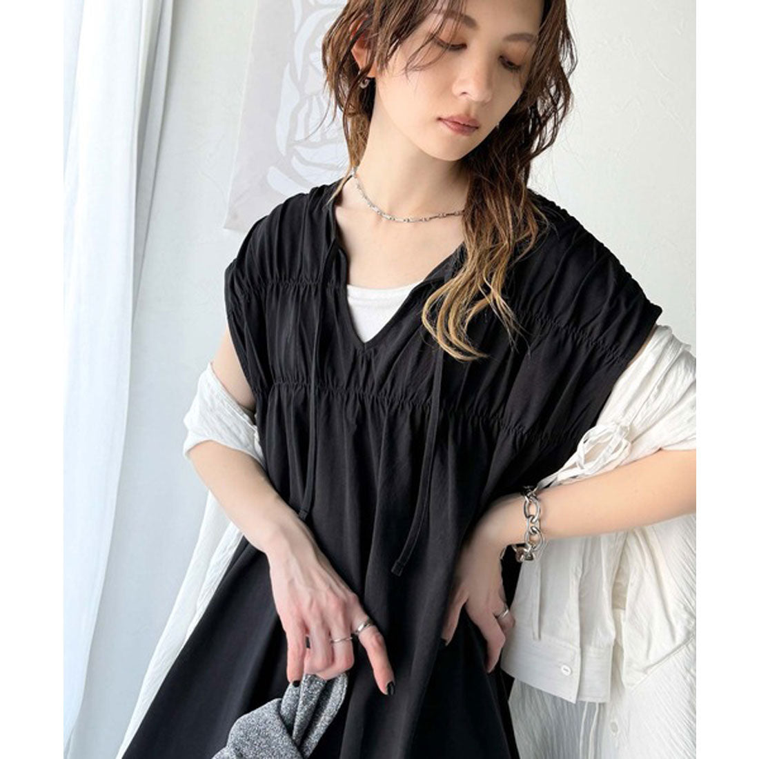 クラシカルエルフ Classical Elf 旬の素材&デザイン。大人の前後2WAYシルケット加工シャーリングフレアワンピース（ロング） （ブラック） ブラック