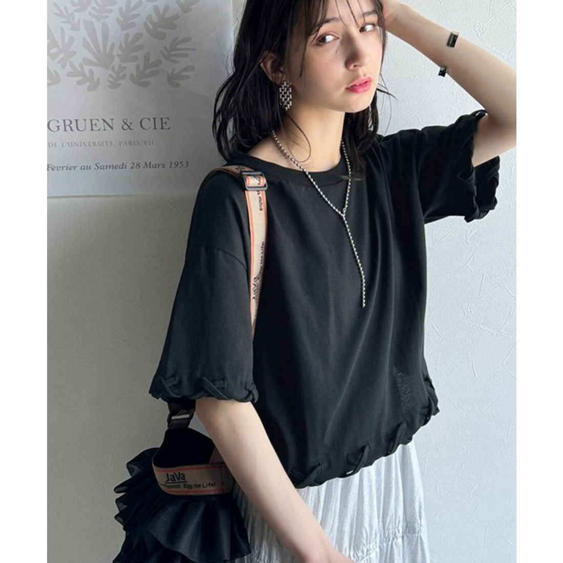 クラシカルエルフ Classical Elf 華やかさとこなれ感を両立！レースアップデザインクロップドTシャツ(半袖) （チャコール×ブラック） チャコール×ブラック