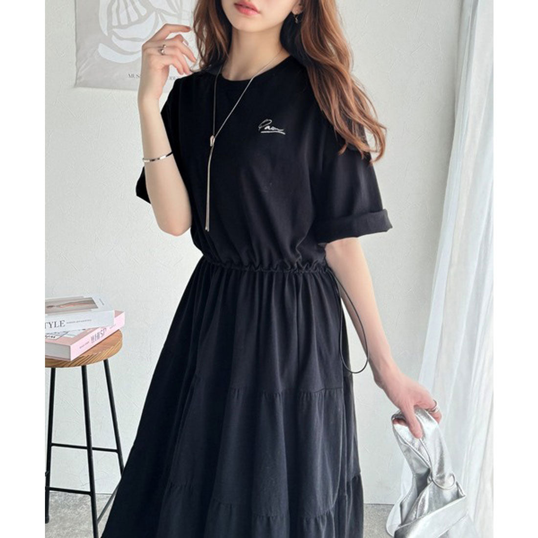 クラシカルエルフ Classical Elf 女性らしさを引き立てるデザインが魅力。綿100%胸刺繍ドロストティアードワンピース （ベージュ） ベージュ