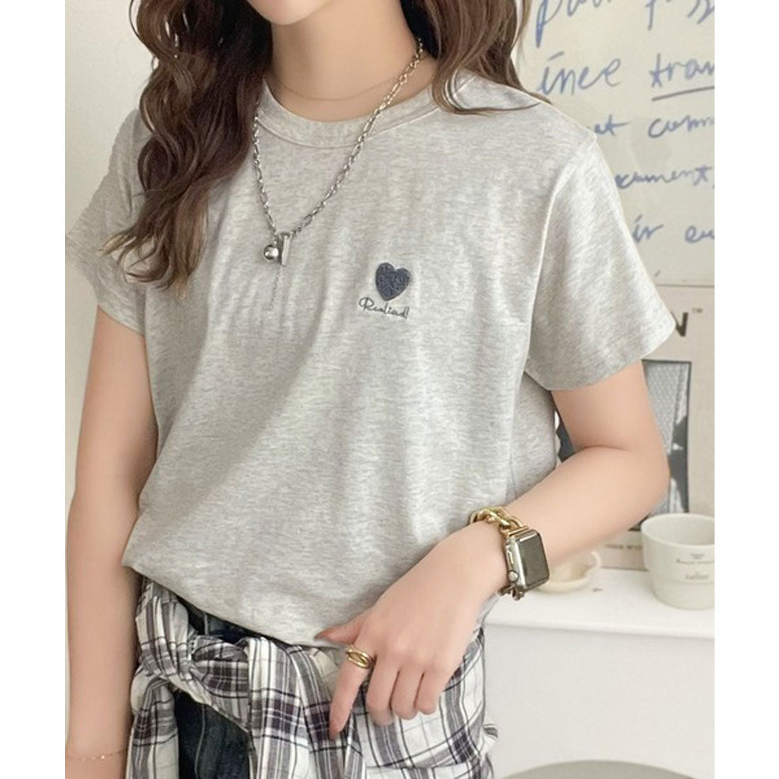 クラシカルエルフ Classical Elf トレンドをまとう。綿100％シルケット風ハート胸サガラ刺繍Tシャツ（半袖） （オートミール） オートミール