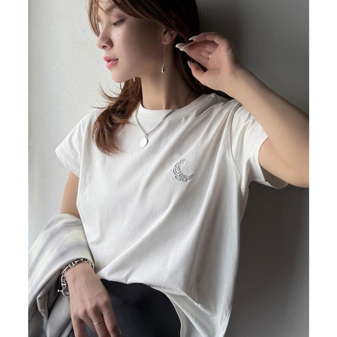 クラシカルエルフ Classical Elf オーガニックコットン100%。胸元ラメ糸ワンポイント刺繍 無地＆ボーダー柄Tシャツ（半袖） （ホワイト） ホワイト