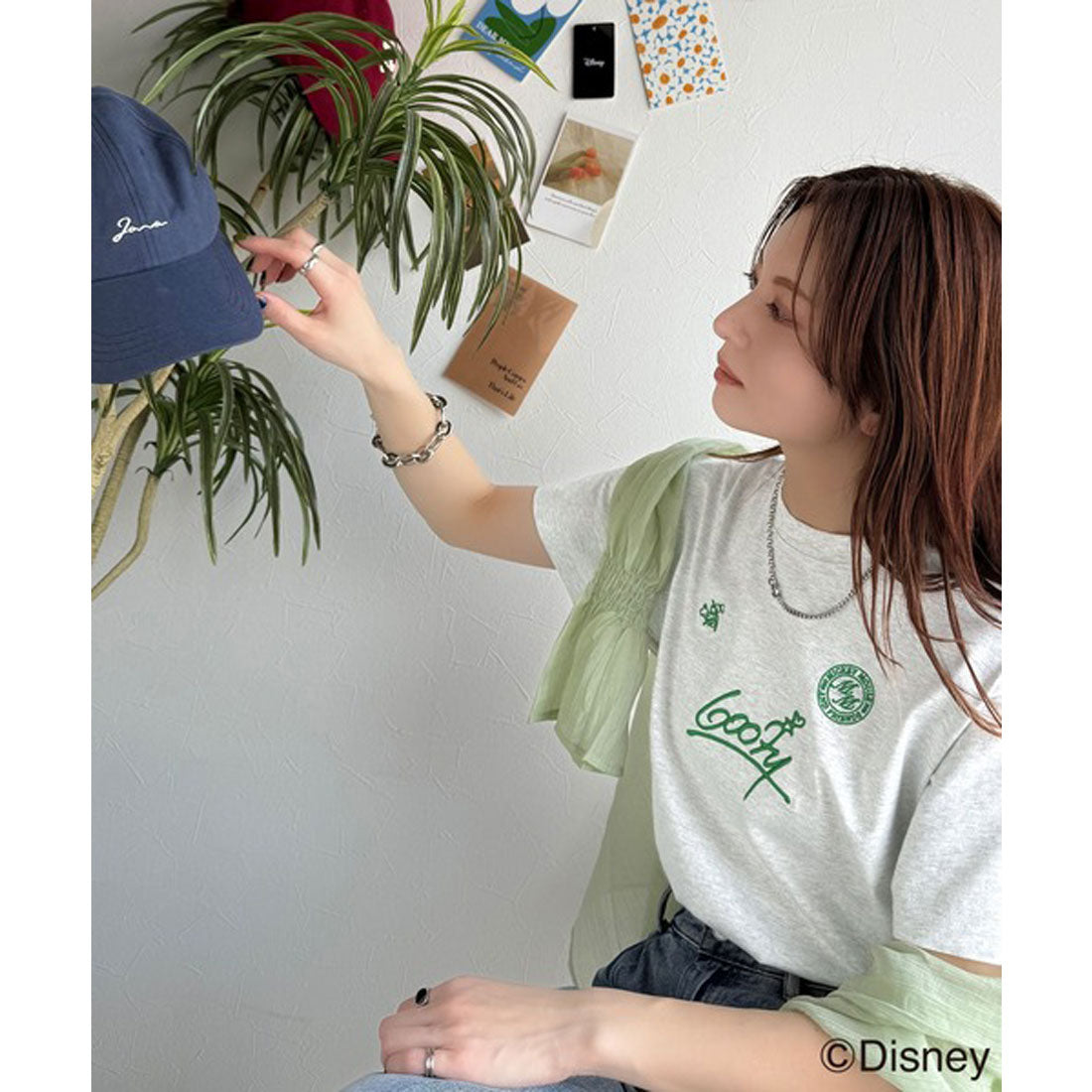 クラシカルエルフ Classical Elf 大人女子必見！ 綿100％「ディズニー」サイン風刺繍Tシャツ（半袖） （オートミール×Dグーフィー） オートミール×Dグーフィー