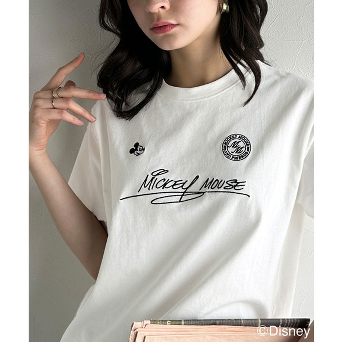 クラシカルエルフ Classical Elf 大人女子必見！ 綿100％「ディズニー」サイン風刺繍Tシャツ（半袖） （オートミール×Dグーフィー） オートミール×Dグーフィー