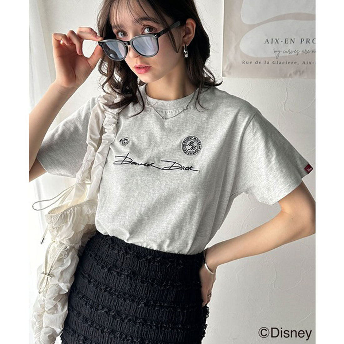 クラシカルエルフ Classical Elf 大人女子必見！ 綿100％「ディズニー」サイン風刺繍Tシャツ（半袖） （オートミール×Dグーフィー） オートミール×Dグーフィー