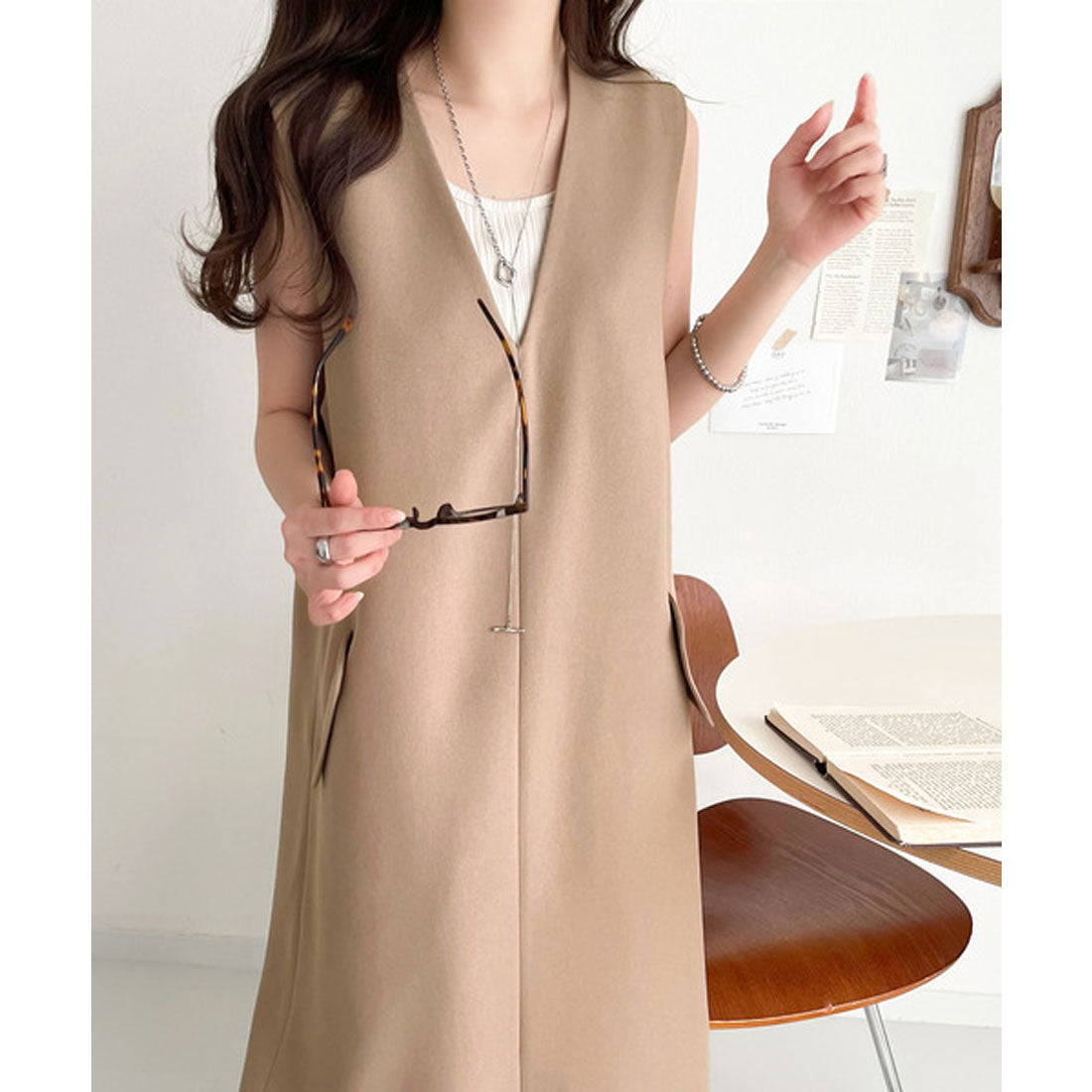 クラシカルエルフ Classical Elf 上品リラクシーstyle。ポケット付Vネックワンピース （ベージュ） ベージュ